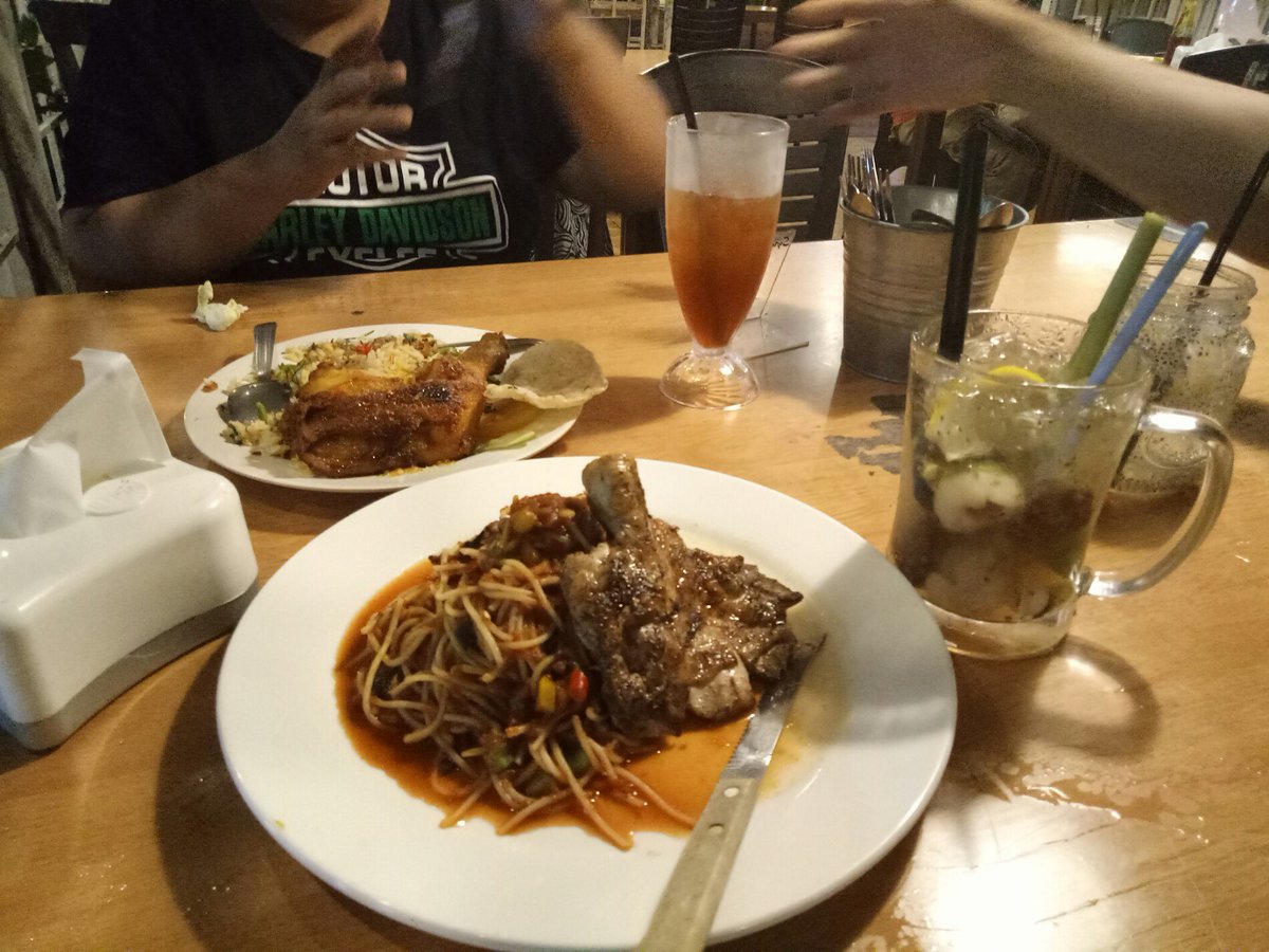 I'm at Syrup vs Soda in Kuala Terengganu w/ <a href="/jambuapi/">Mofaz</a> swarmapp.com/c/fGJHF3B1mzX