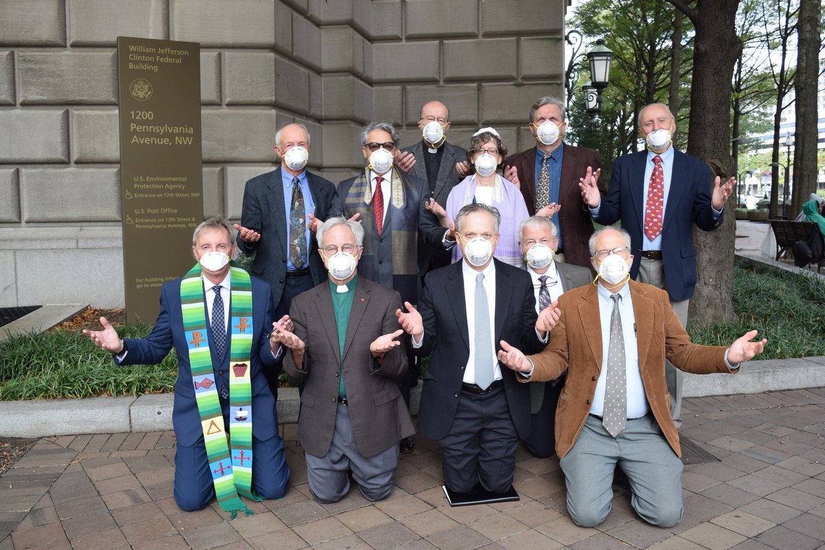 Cizmik_Change's tweet photo. Religious leaders meet for first time with @EPA  administration. @EPAScottPruitt and @realDonaldTrump, let's open a dialogue? #PrayforEPA https://t.co/HxvG5T1Pui