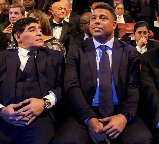 TVMaresol's tweet photo. URGENTE: Ronaldo peida e Maradona cheira https://t.co/a6eu0umrQr