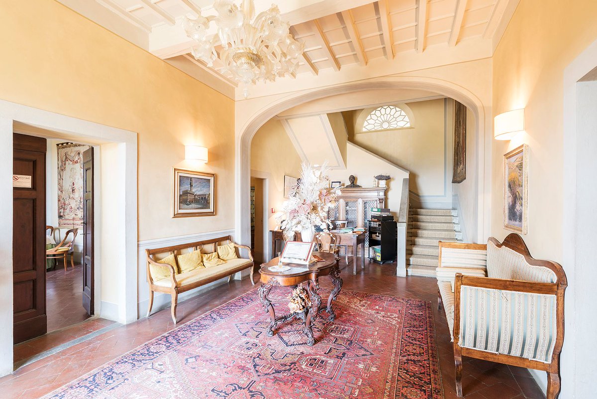 preciousvillas's tweet photo. Incredible villa with views for sale outside of Florence https://t.co/TH2Vq9sXs6 #preciousvillas #tenutaconvista #tuscanviews #italiancastle https://t.co/G33oP4rokp