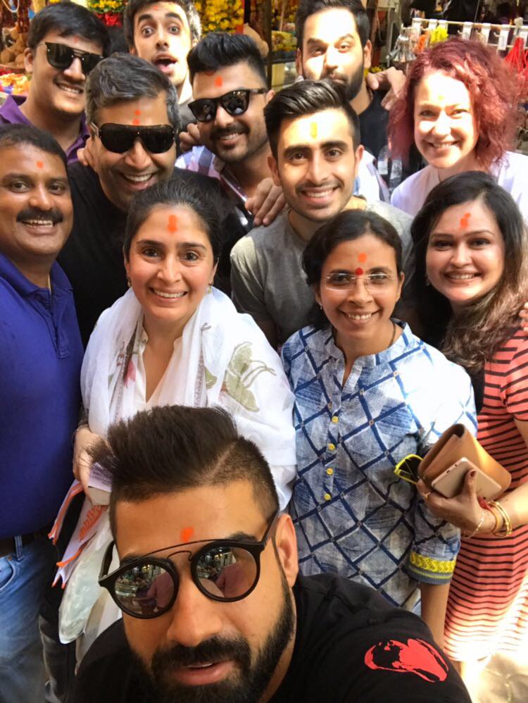 ShailendraS7's tweet photo. @guestlist4good puja at siddhi vinayak temple mumbai lord ganesha has blessed our v v large family of fans n friends https://t.co/omcl4GifQn