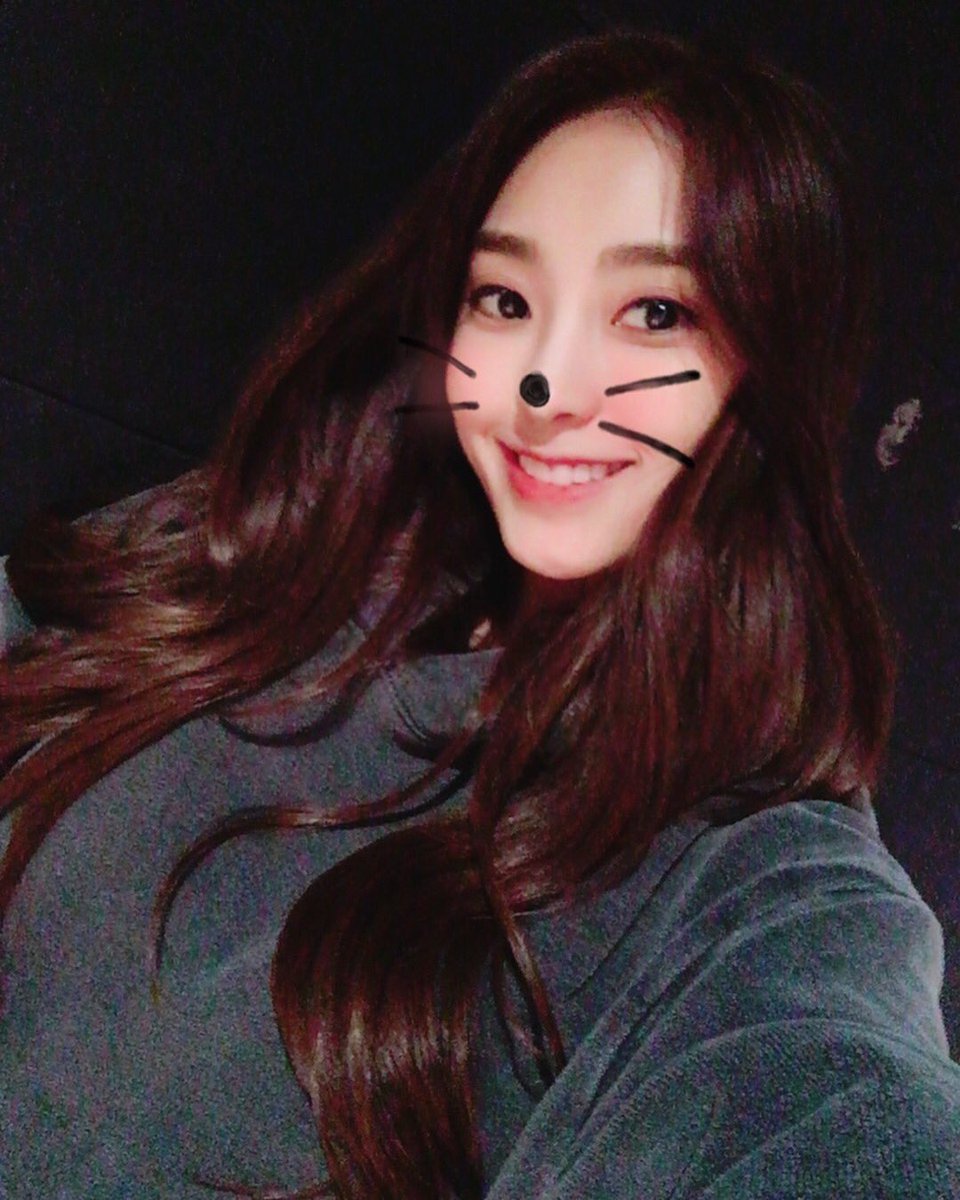 BoraUpdates's tweet image. [BORASTAGRAM] 171024 #yoonbora IG post :#hi again 😸| #bora #윤보라 #보라