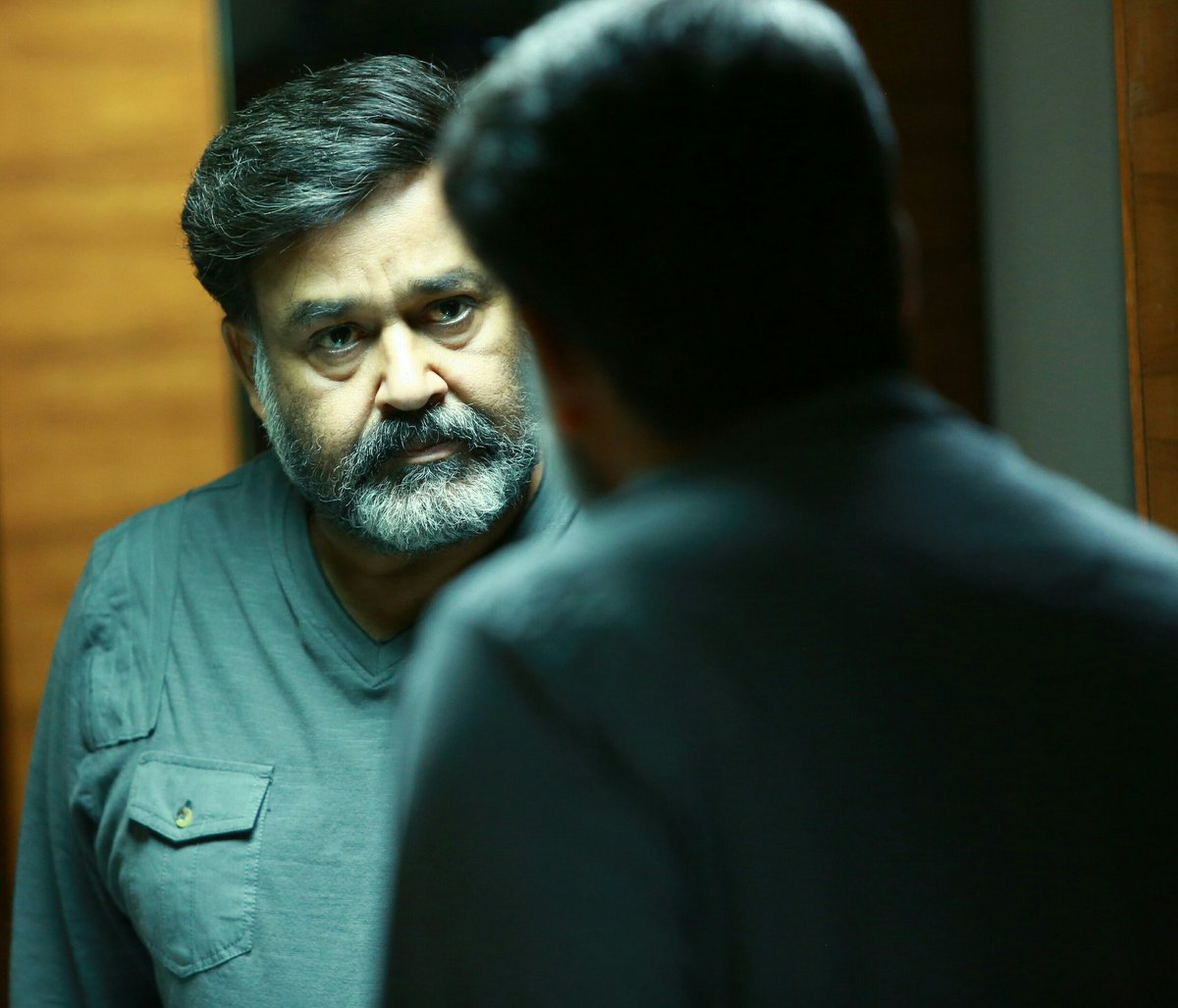 HaRi_offl_'s tweet photo. ആ കണ്ണുകളിലെ തീക്ഷ്ണതയ്ക്കു മുന്നിൽ കത്തിയമരുന്നത് പല പൂർവ്വ റെക്കോർഡുകളുമായിരിക്കും 😎
#VillianWave ✌
@Mohanlal @unnikrishnanb 😊 https://t.co/suNcmWoGkB
