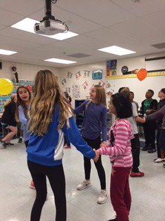6silvermath's tweet photo. Mentor time groups keeping the balloon in the air! @CrestviewMiddle https://t.co/mJNPQvn7tQ