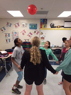 6silvermath's tweet photo. Mentor time groups keeping the balloon in the air! @CrestviewMiddle https://t.co/mJNPQvn7tQ