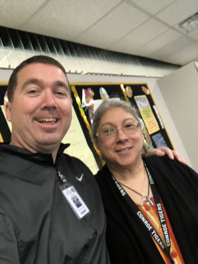 MarkBWeatherly's tweet photo. Handing out Teacher Achieving Excellence awards today! Thank you all to our great staff! #CHSPrideAndUnity @Linsey_R_Walker https://t.co/zuqmJNb7Gv