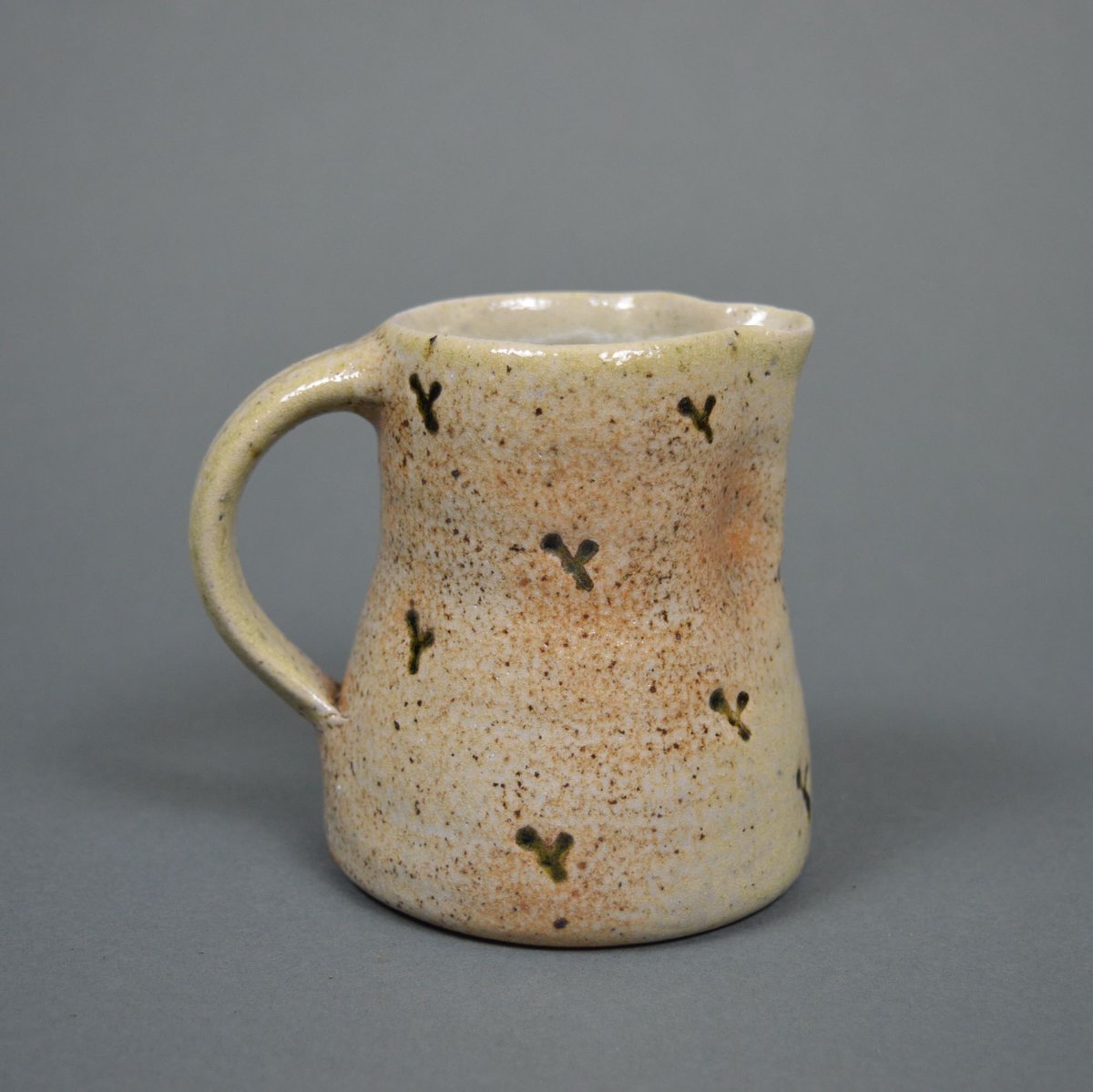 Sabine Nemet demo Sunday at #oxfordceramicsfair 
65 of the UK's top potters exhibiting!
#pottery #ceramics