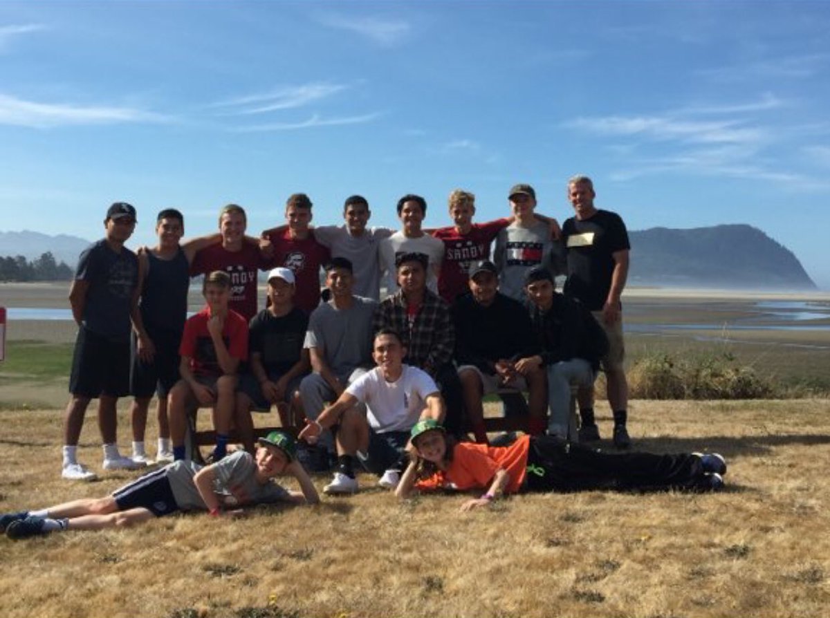 JuniorClass18's tweet photo. IT IS SENIOR NIGHT FOR OUR BOYS SOCCER TEAM AT 7!! LET’S FILL UP THE STANDS FOR ONE LAST SOCCER GAME⚽️⚽️⚽️⚽️⚽️ https://t.co/ytXIydpUHl