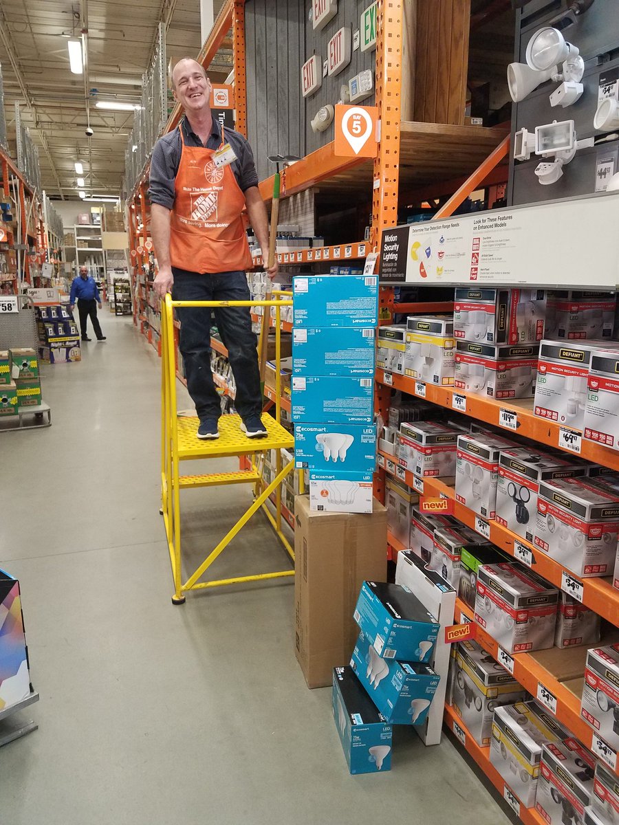 lance0151's tweet photo. Great job Eddie and Elisha #inventory2017 #hirampride #armyofone @METGaryF @Brad_Peebles @TerenceGreenHD https://t.co/sbto0iKfEx