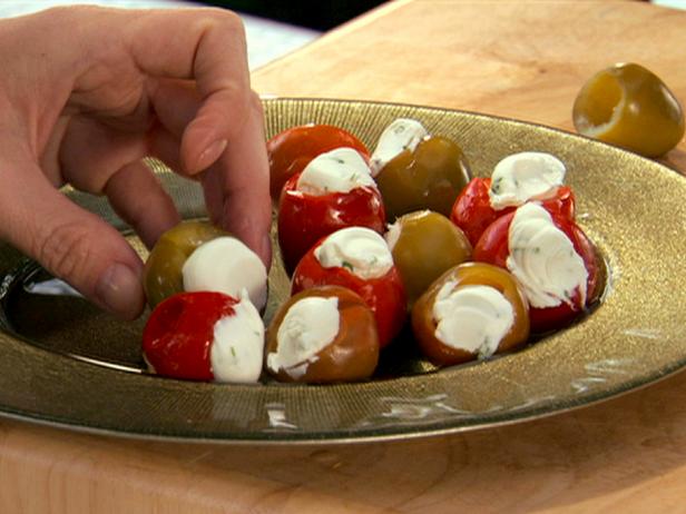 PeppadewUSA's tweet photo. Quick and easy #appetizer - Stuffed Peppadew Peppers https://t.co/VpKZqQcofF @FoodNetwork https://t.co/gvQW1MRXv3