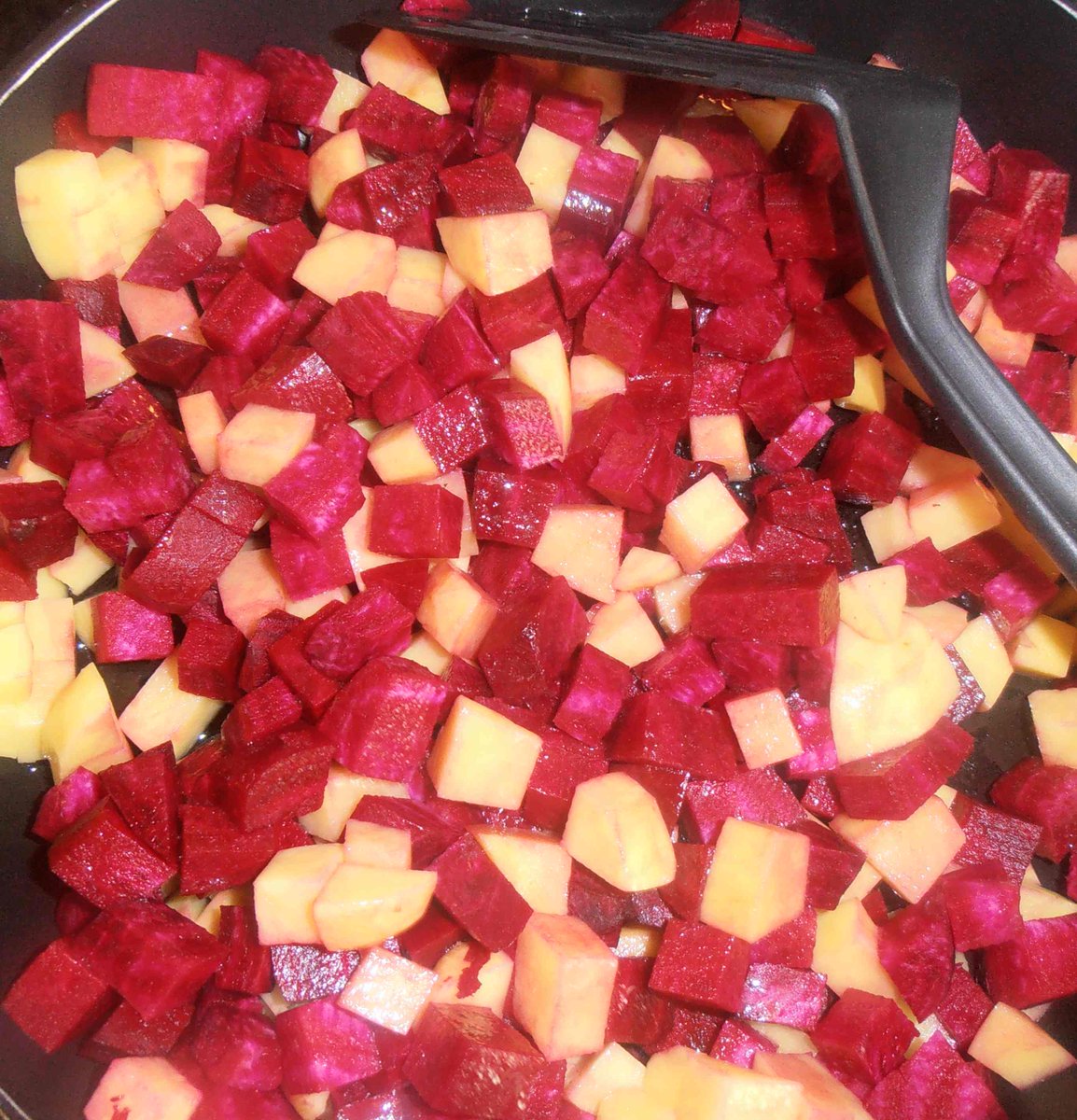MikeKocht's tweet photo. #Twooking heute mit Anleihen aus Norddeutschland
#Sprotten auf Gröstl aus Erdäpfeln und Rohnen ;-)
https://t.co/PZ555lyRCp https://t.co/iXClk9H1pe