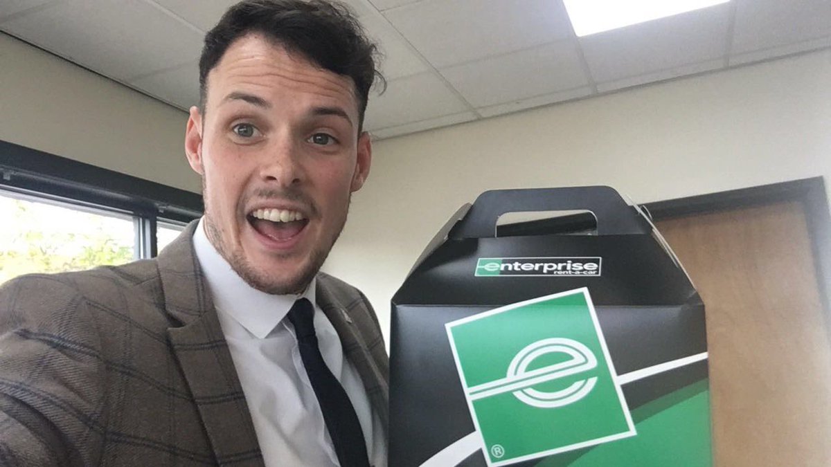ERACD2's tweet photo. @Rennie93 out in the market place this morning. @SamDean_erac @ArronFrewerERAC #Rennieattheready #marketing #bossofboss https://t.co/PeIlZZQPTp