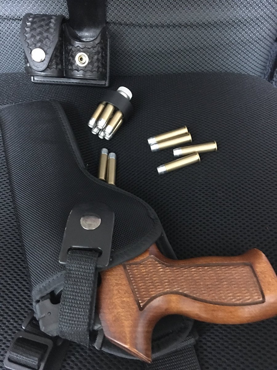 爆dan スナイパーライフルに始まりリボルバー 二丁拳銃とやってみて 1年かけてその全てのロマンを同時にはできない現実を受け入れました そして私はリボルバーを諦めます 所持していると装備しちゃうので勇気を出して売ります マテバ カート スピロ