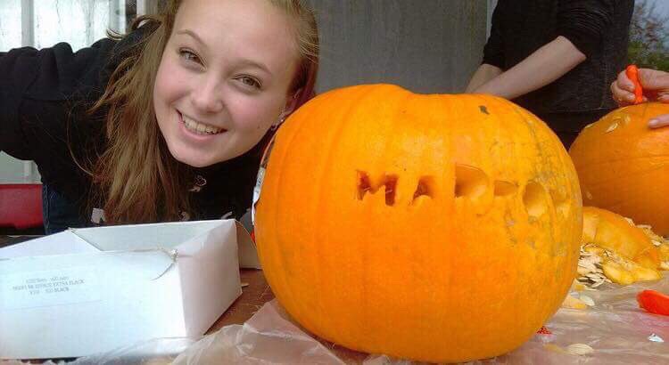 KeeleMarrow's tweet photo. We're having a clinic and a pumpkin carving stall on Friday 27th October in Keele SU, 10am-4pm! π»π #Marroween https://t.co/CT7PPyBZXZ