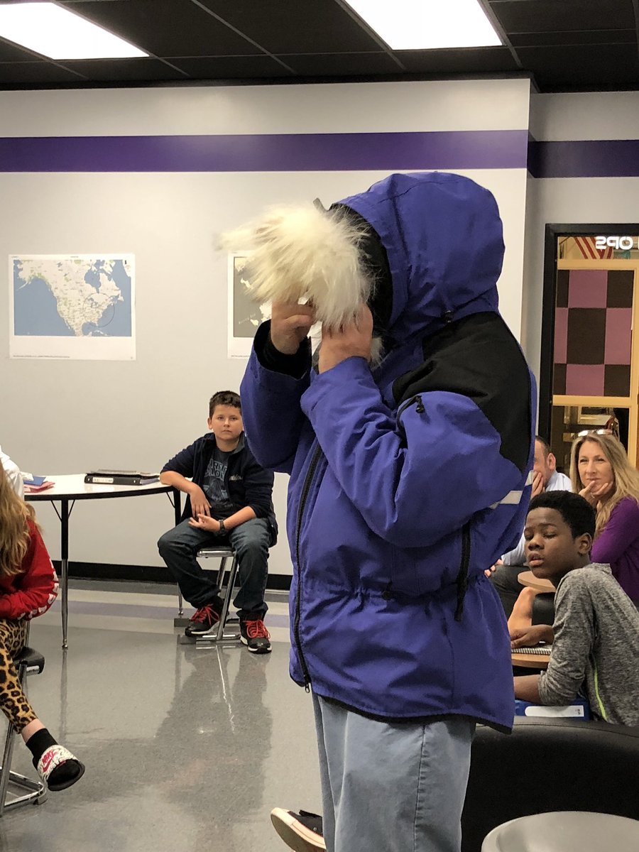 STEMnaut's tweet photo. These kids are feeling the love!! #BestinSnow #IditarodDogs #CalloftheWild https://t.co/3XXnIvlGud