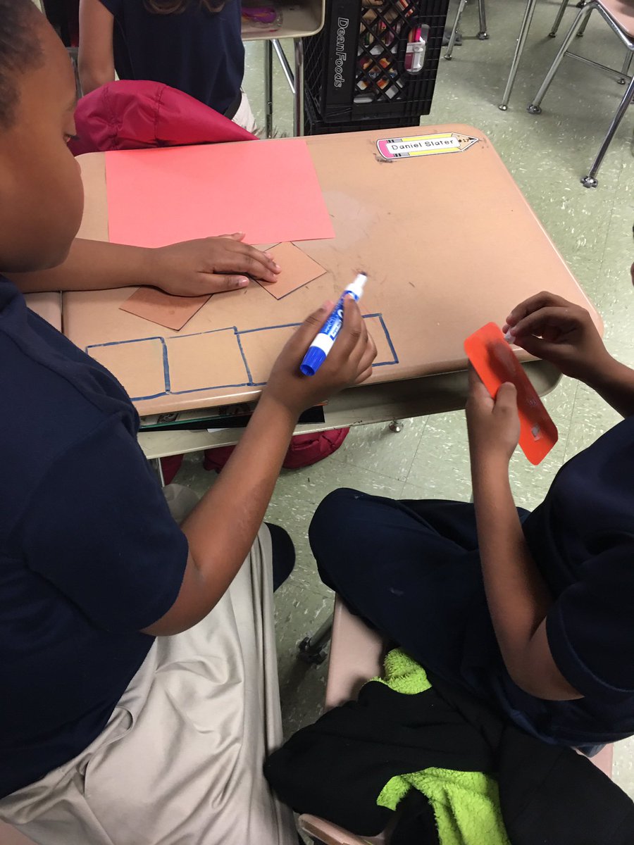tonironi15's tweet photo. Tiling to find the #area of their desk. #CCSLeads #k5Math #MANES https://t.co/Ur5v3scc07