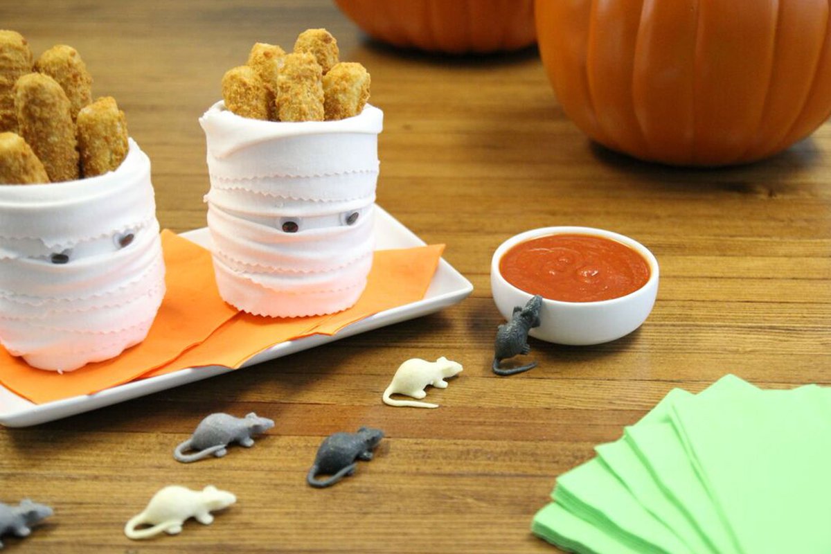 ourkidthings's tweet photo. Make it a hauntingly delicious Halloween with fun tricks AND treats from @FarmRichSnacks! https://t.co/lLU76z2WrF #RealLifeScaryGood #ad https://t.co/3TIAJaMdKd