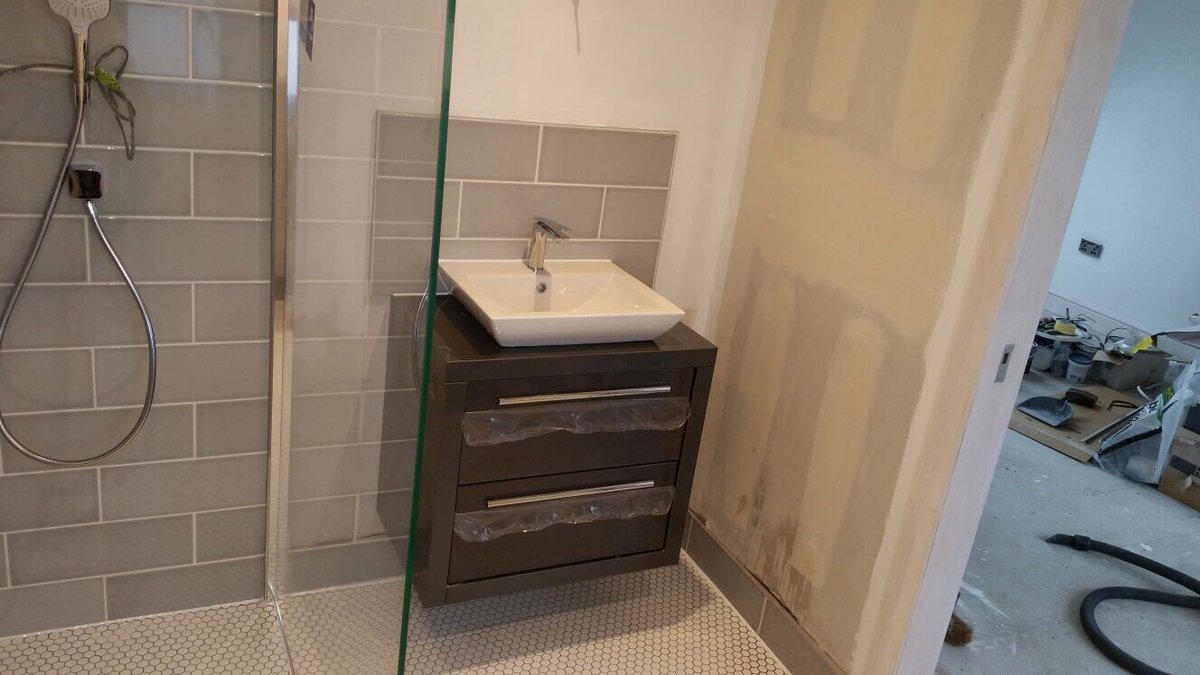 AshIslandW4's tweet image. #2ndfix #plumbing #showerroom #ensuite #loftconversion #dormer #ealing #w13 #teamashisland