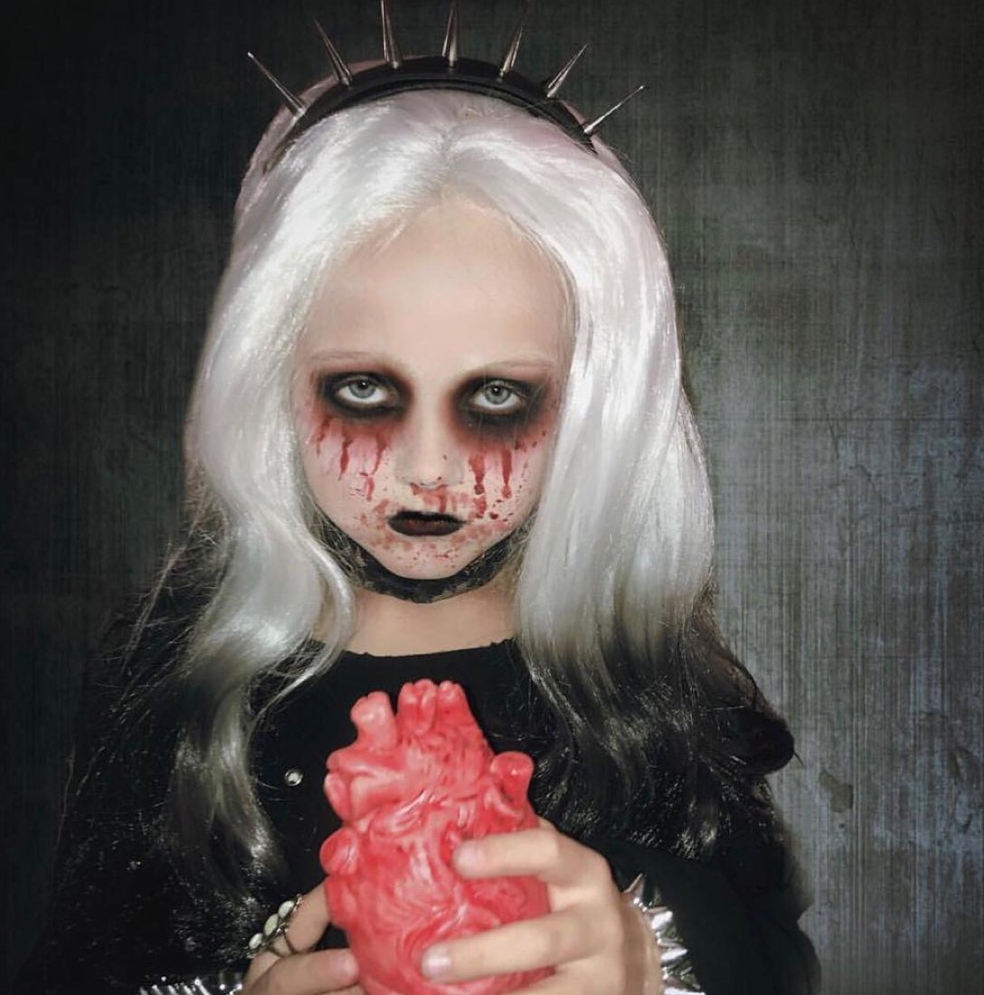 Princess Of Darkness 🎃
#FrendsBeauty @haiimnicolette
Shop All Your Halloween Needs @frendsbeauty 😍