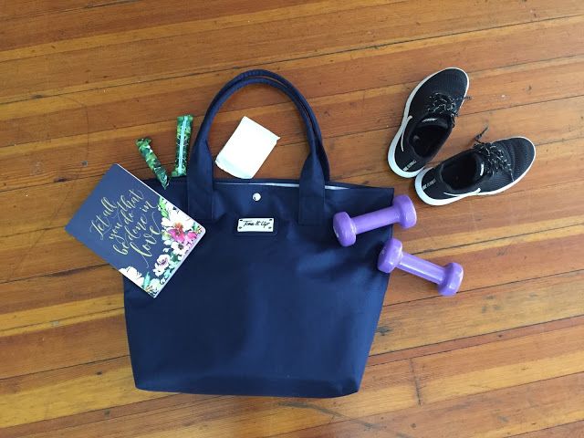 haleyblogs's tweet photo. What's in my gym bag? with @NatraCure! #ad #GRLPOWR @FemaleBloggerRT @CollegeBlogRT @ https://t.co/FiPTQswCTT https://t.co/au0K3wzOhc
