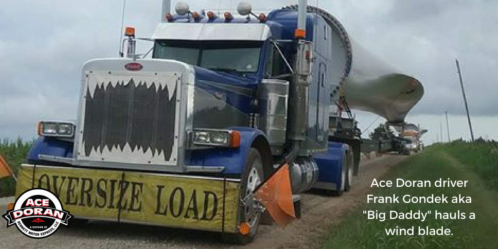 BennettFamilyCo's tweet photo. Ace Doran owner operator Frank Gondek can't stay away from those wind blades. #trucking #truckers #truckingjobs https://t.co/KHoN9FaSxD