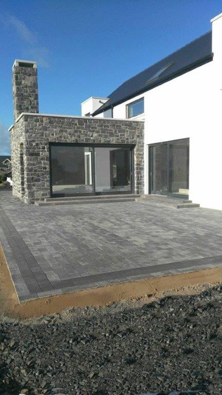 BarleystoneP's tweet photo. Just completed using our NEW Castlepave Silver Grey 3 size mix  with a double border completed using Castlepave Damson 3 Size Mix. https://t.co/D1aoSbRN4G