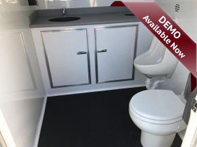 mobilerestroom's tweet image. 3-Station Portable Restrooms Trailer Demo Comfort Series | $27,700
hubs.ly/H08-9lq0 #Restoom #Sale