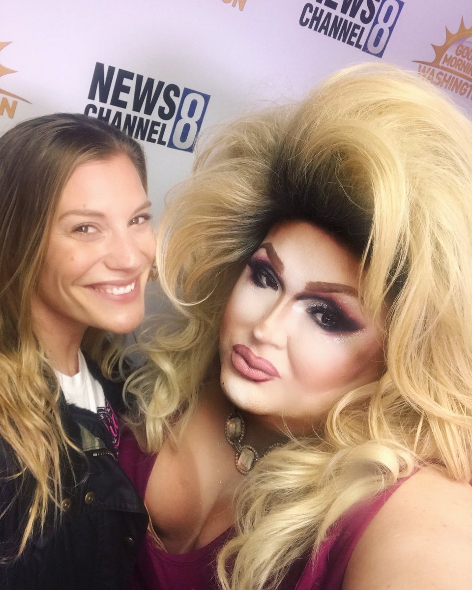 BaNakaDEV's tweet photo. Um I got to meet @kateesackhoff in the green room at @ABC7GMW #GeekdOUT #QueensInTheNews https://t.co/GDBQz1AhmC
