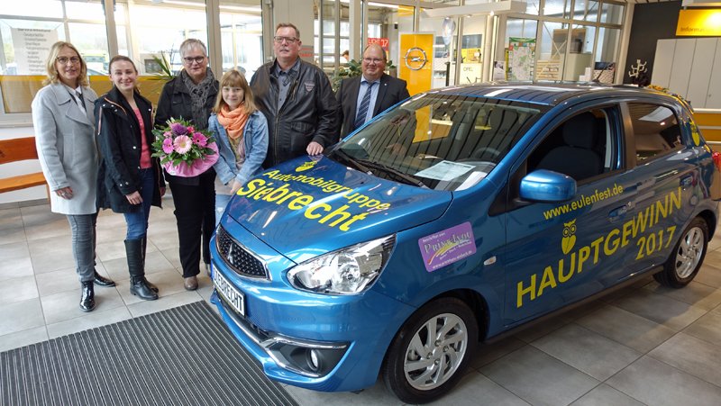 einbeckaktuell's tweet photo. Der @eulenfest -Hauptpreis hat einen Gewinner, der atollblaue #Mitsubishi Space Star geht nach Hilwartshausen. Mehr https://t.co/oazgjVDJof https://t.co/deO82hD7CK
