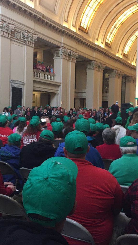 MMMcMiller's tweet photo. Mental illness &amp; substance abuse touches us ALL. Your family. Your neighbors. Your friends. Your co-workers. #saveourservices #QUITTHECUTS https://t.co/2rNBvXBSDZ