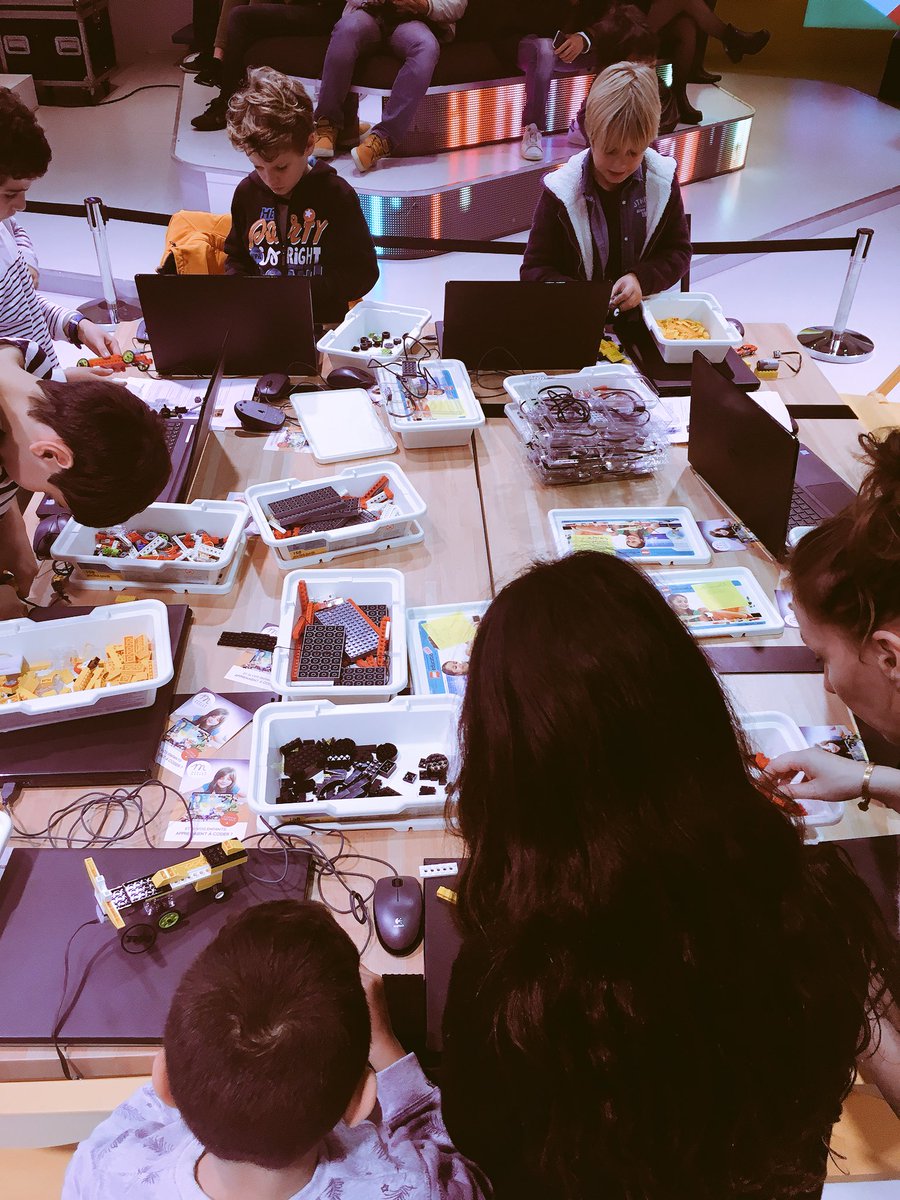 DanielaGuengant's tweet photo. #YesIcode 👉🏼apprendre à coder sa F1 en #legowedo x @MagicMakersAt à @AtelierRenault 🏎🖥🥇lundi-vendredi✨16h-18h👉🏼https://t.co/a8TJ0xFYvU👈🏼 https://t.co/jVaentBMPF