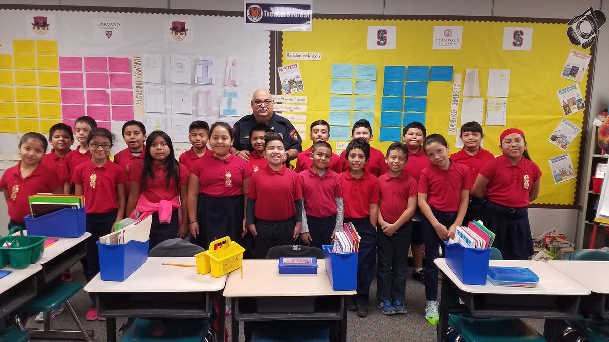 mr_kool's tweet photo. Thank you Officer Miller for coming over to @TfeHouston during #RedRibbonWeek to speak to us about #DrugPrevention.  @redribbonweek https://t.co/rg2sllJoiS