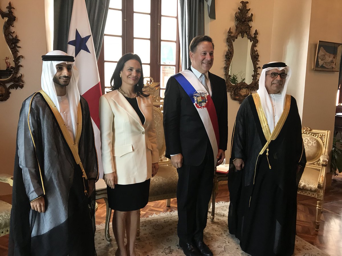 hechos_panama's tweet photo. Pdte. @JC_Varela  y Canciler @IsabelStMalo  recibieron las cartas de credenciales de 8 nuevos embajadores que llegan nuestro país. https://t.co/rO8sGBqeun