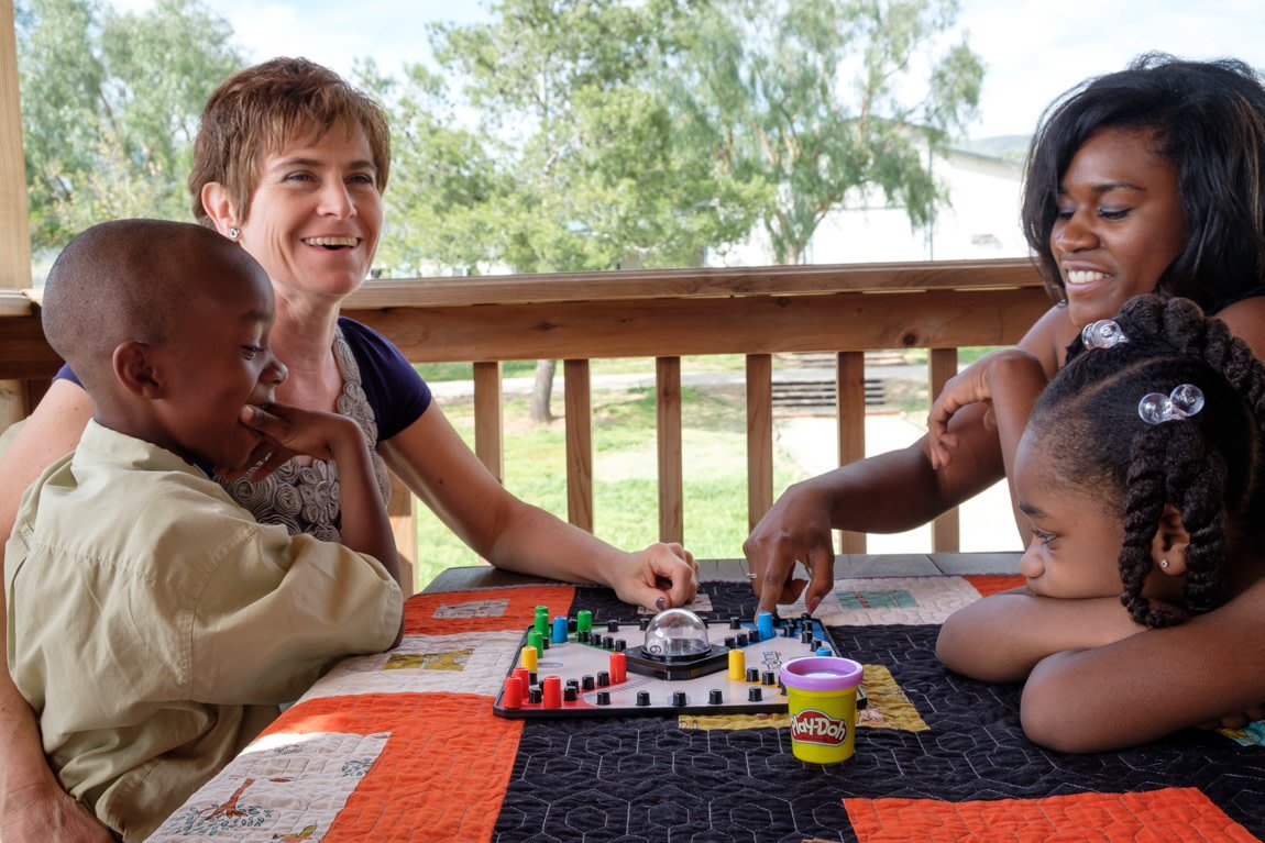Foster__All's tweet photo. MYTH: “You have to be a stay-at-home parent to foster”   

FACT: You can be single, married with full-time jobs &amp; still be a #foster parent! https://t.co/nzNQ7CkYWB