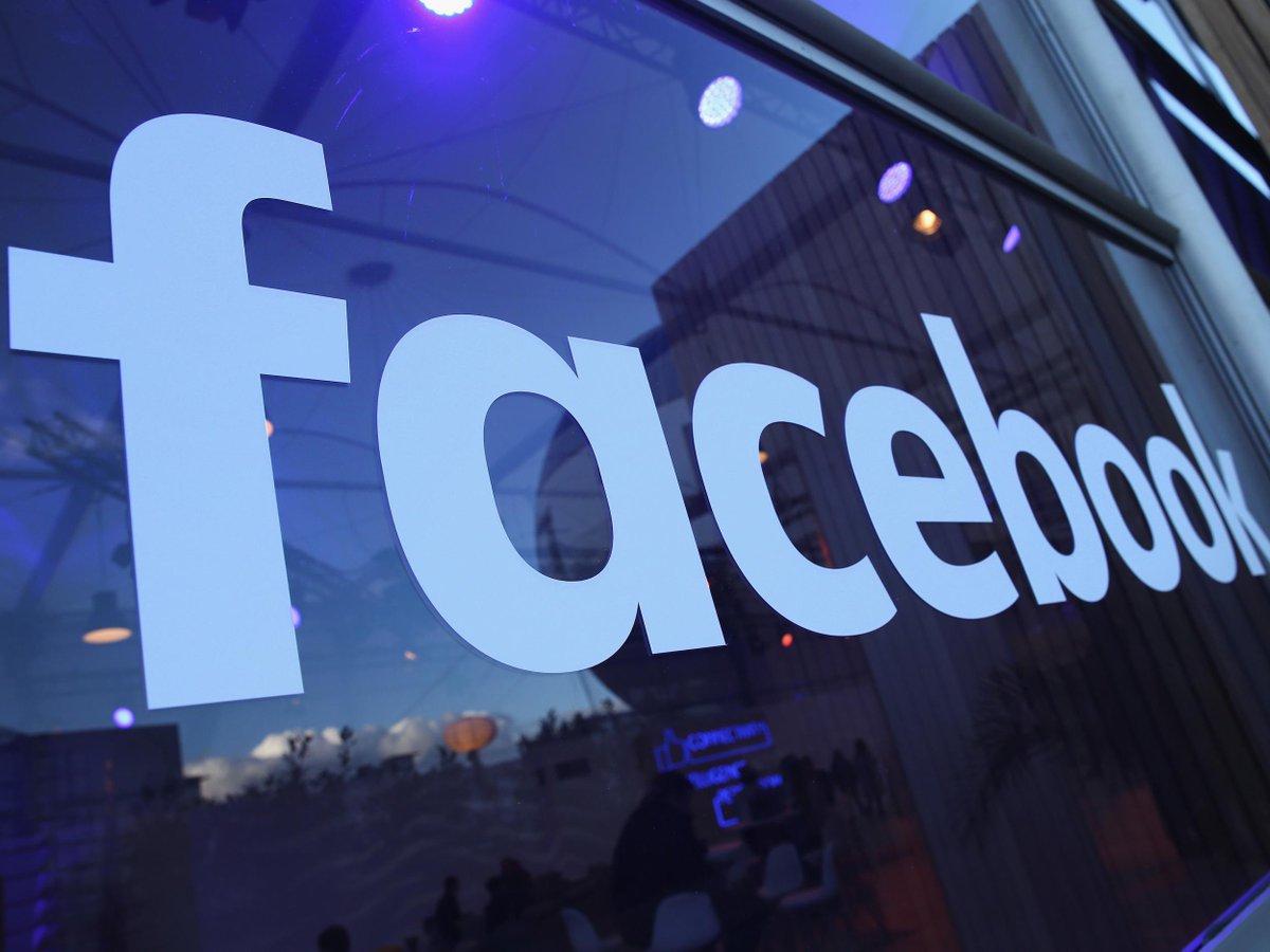ICEUROLONDON's tweet photo. Facebook splits its news feed into Personal and Commercial https://t.co/yPf85k3bDT https://t.co/jEXMV0o99s