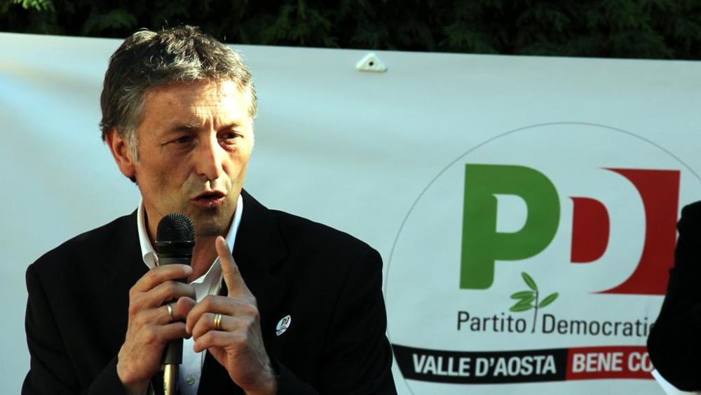 notiveri's tweet photo. #Condannato per peculato, il #PD lo candida: Raimondo #Donzel, ex assessore alle Attività produttive della Valle… https://t.co/druYjrD8Ae https://t.co/G1gu6TzhJF