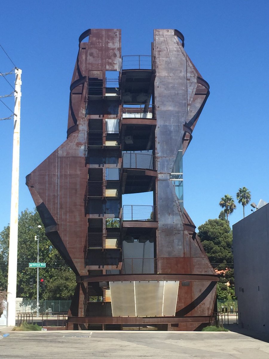 richolaya's tweet photo. Excited to be in LA for the week attending #ULIFALL and checking out some cool architecture https://t.co/b8Vl9MlOm0