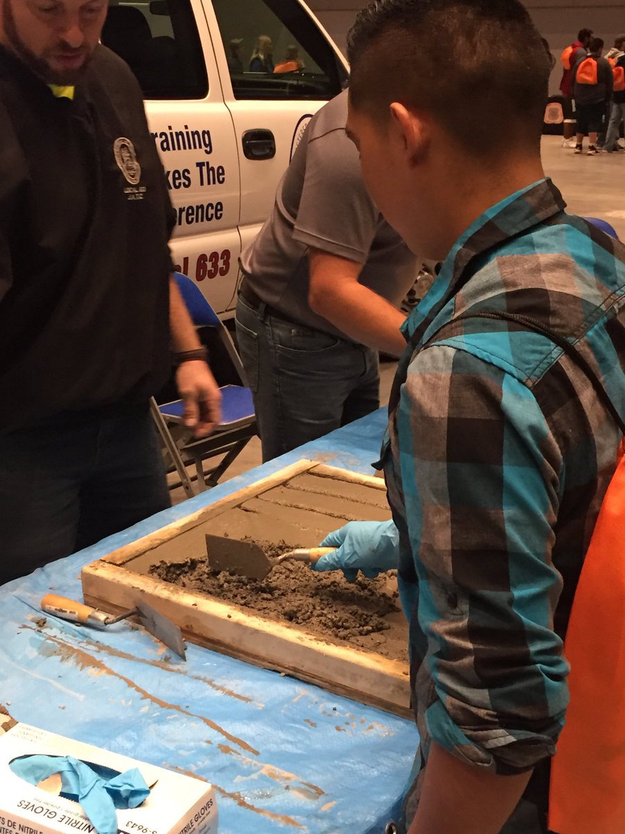 CareersMueller's tweet photo. Construct Tomorrow! Learning about masonry! #constructtomorrow https://t.co/ntiYySnrBa