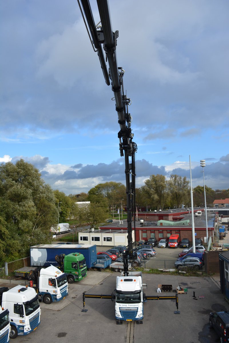 boermangroep's tweet photo. #BoermanGroep: Nieuw in gebruik genomen bij #DeJongTransport de 744. #laadkraan, #JIB vlucht 33,6m, #voorafstempeling, #lier &amp; ADR gekeurd. https://t.co/rS4oEX8kr1