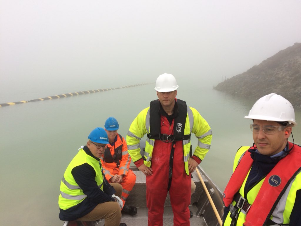 Live from the <a href="/ProjectVamos/">¡VAMOS!</a> visitors demonstration! Getting ready to go to the Launch&amp;Recovery Vessel - hiding in the fog: follow the hose!