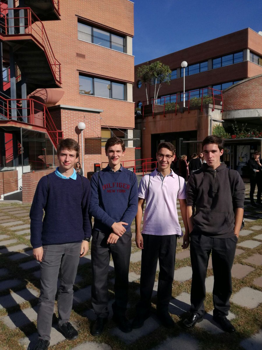 BellLlocdelPla's tweet photo. Jornada de Formació de Líders a la @UICbarcelona, amb els Secretaris i Sotsecretaris de primer de Batxillerat #formacióbllc https://t.co/Pr5L2sntWn