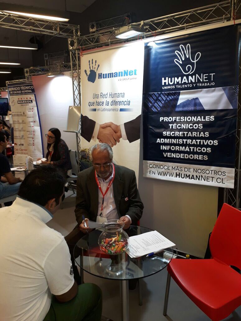 HumanNet_RRHH's tweet image. En #Renca también estamos a toda máquina atendiendo en esta #FeriaLaboral #Inacap Sólo quedan 2 horas! Te esperamos hasta las 14:00 en Bravo de Saravia 2980 #HumanNet