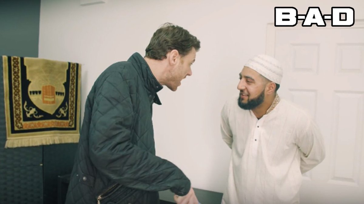 BADMedia_UK's tweet photo. Paolo Scolding of Britain's Worst is back. 

This time he’s invading the mosques in Britain: 
https://t.co/rx2ebyMCd1 https://t.co/3nxKhXdhUi