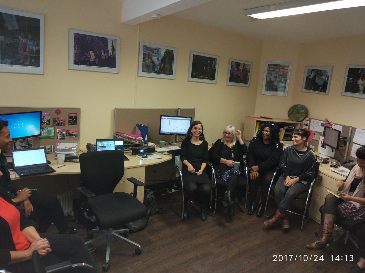 Mapping4Change's tweet photo. Discussing what is relevant for the development of the @LondonGypsyTrav services map #mappingequality https://t.co/h4kScMf092