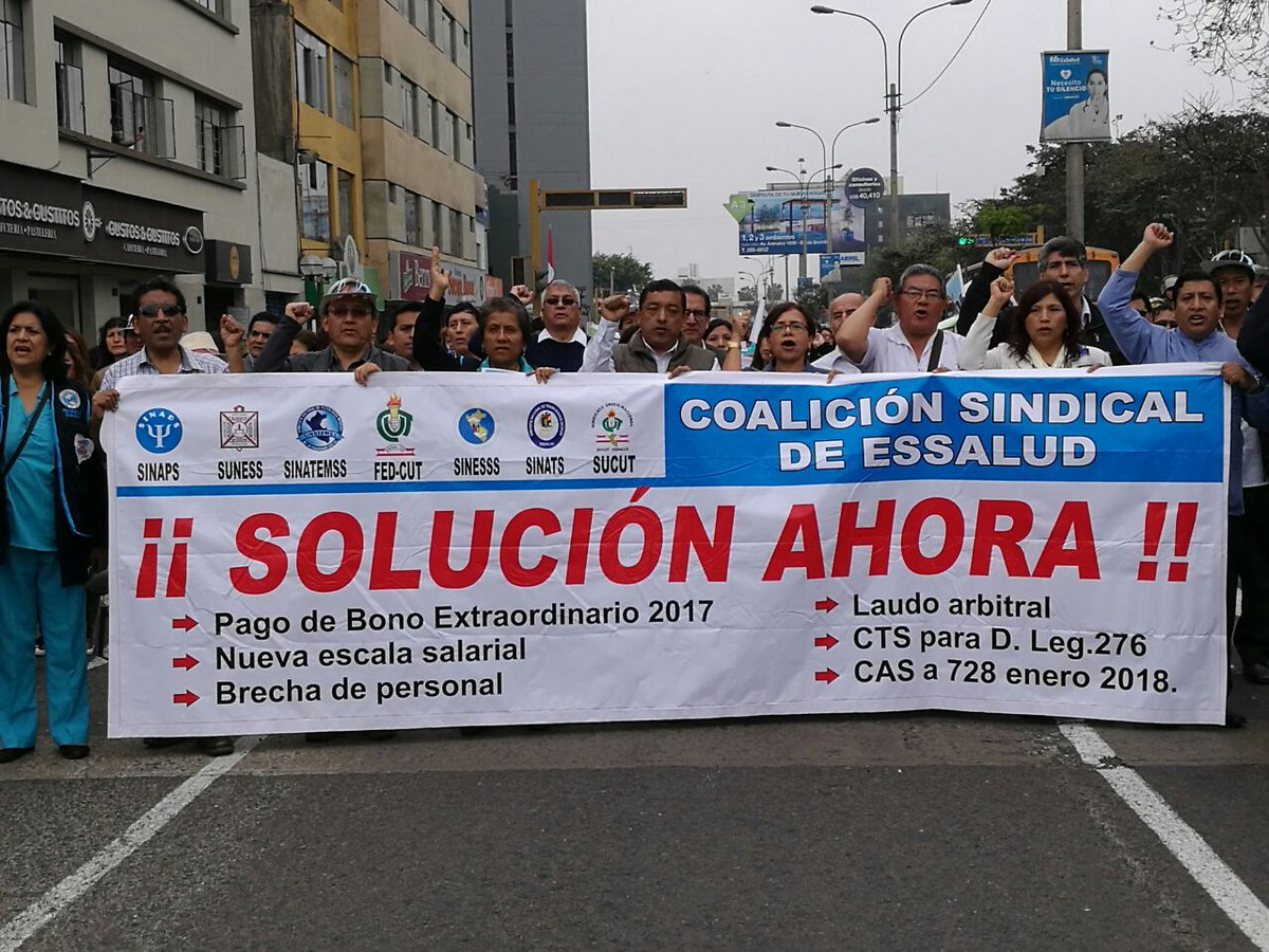 ISP_Peru's tweet photo. @FedCut y Coalición Sindical @EsSaludPeru se movilizan. @canalN_ @larepublica_pe @RPPNoticias @exitosape @willaxtv https://t.co/BxeSxp6axM