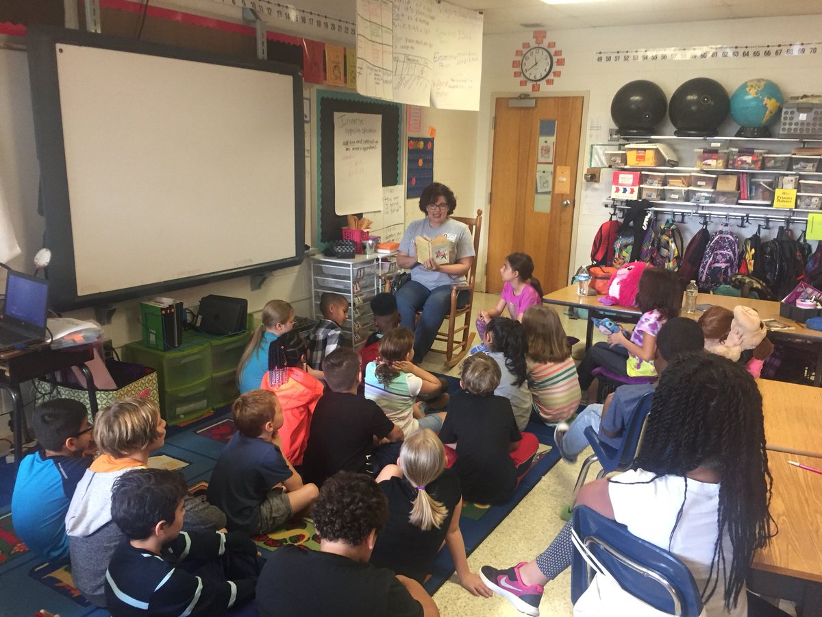 Dail_PES's tweet photo. Room 18’s first Mystery Reader of the school reader! @Providence_ES https://t.co/jP6gGovZjB