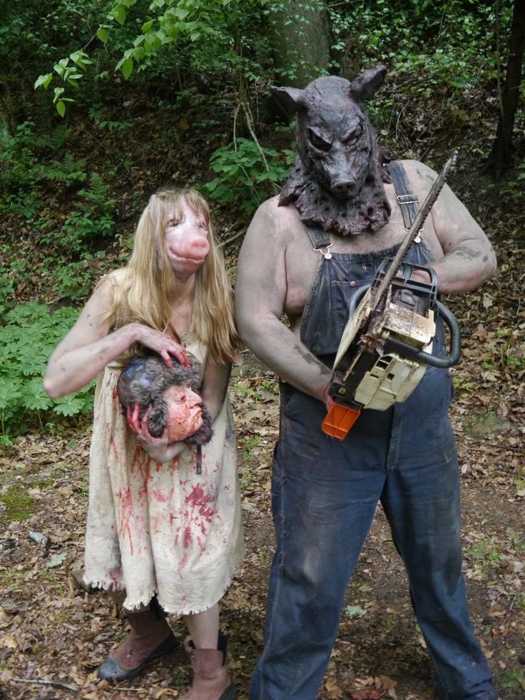 horrosreviews's tweet image. Power couple!

#halloween #halloweencostumes #horror
