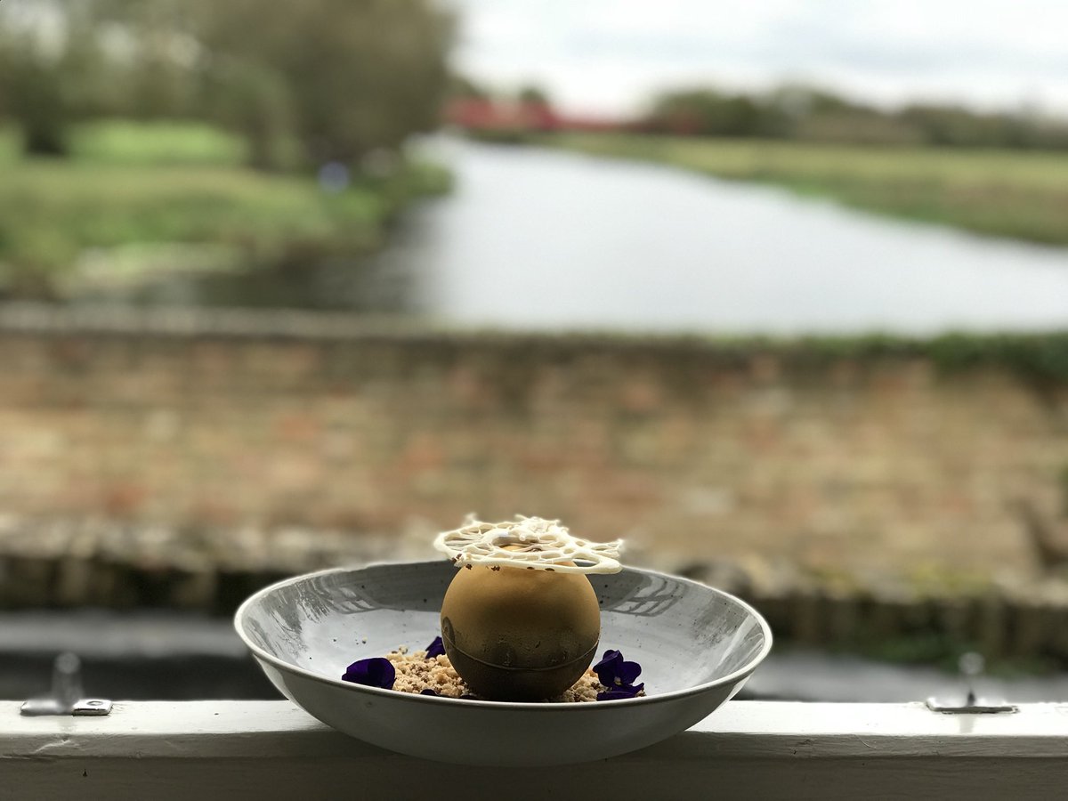 Come in and enjoy out fancy Melting Golden Chocolate Bomb #fancysweets