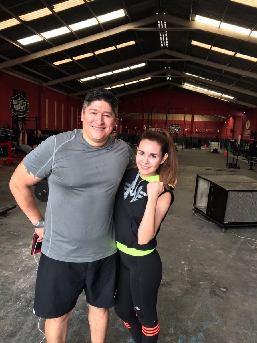 LauraDenisse's tweet photo. Con el mejor coach de #Monterrey #FRSports en @Livyc_Fitness 💪🔋🔋🔋 https://t.co/yyDX5hVi0m