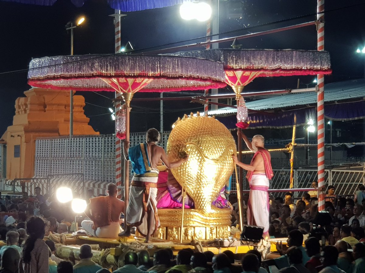 SriSamsthana's tweet photo. @ShankaraPeetha @Shankaracarya36 @hareraama @HPeriyappu ತಿರುಪತಿಯ ವೆಂಕಟೇಶ್ವರನ ದರ್ಶನವೋ ಎಷ್ಟು ದುರ್ಲಭವೋ ಅಷ್ಟೇ ಸುಲಭ!

ಮನಸ್ಸಿದ್ದರೆ ಅಲ್ಲೇ ಇದೆ ಮಾರ್ಗ!

#ಶೇಷಶಯನ_ಮಹೋತ್ಸವ #ತಾನೇ_ಹೊರ_ಬಂದು_ದರ್ಶನವಿತ್ತ_ಕರುಣಾಮೂರ್ತಿ https://t.co/LfASCNF1qw